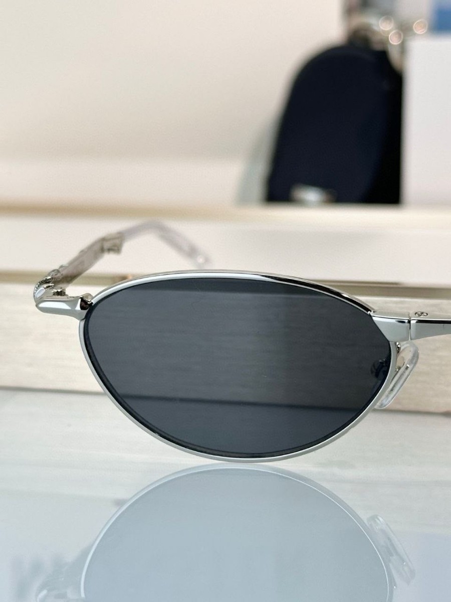 Gentle Monster Silver Oval Sunglasses – Dark Grey Lenses – Slim