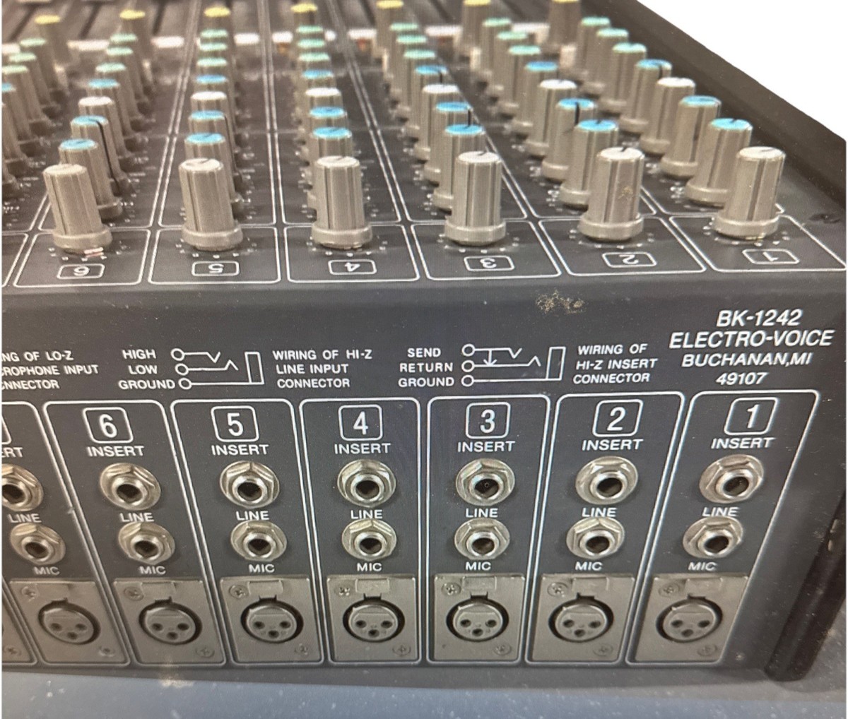 EV BK-1242 ElectroVoice Professional 12 Channel Audio Stereo Mixer