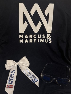 Marcus & Martinus T-Shirt, Brille & Haarschleife Konzert Erinnerungsstücke Sets