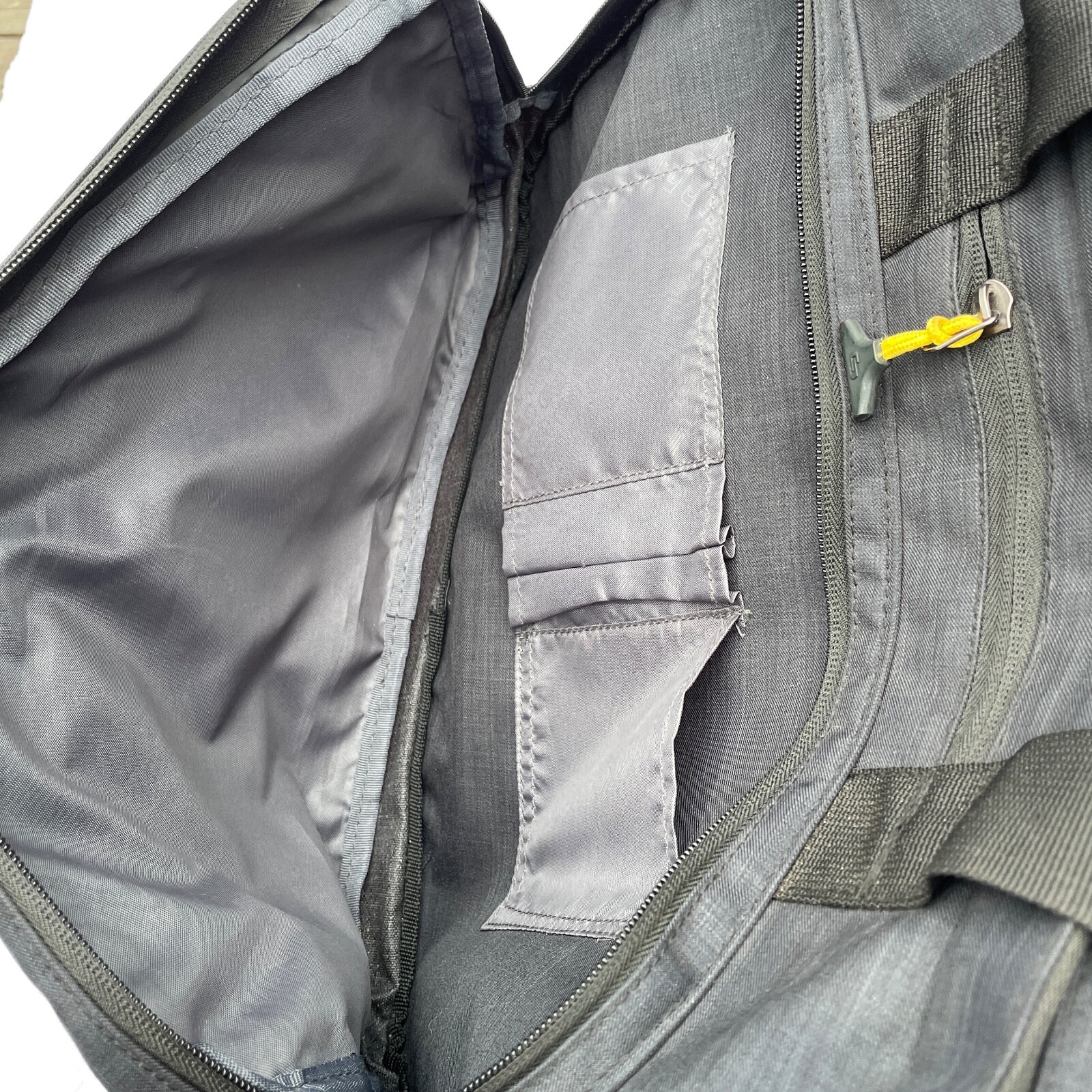 Solo Velocity 15.6 Inch Laptop Hybrid Backpack Briefcase, Black/Grey