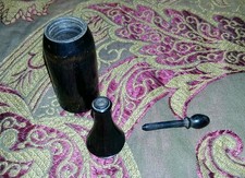 Ancienne bouteille parfun en bois H 10 cm bouchon à pipette très bon état 1900