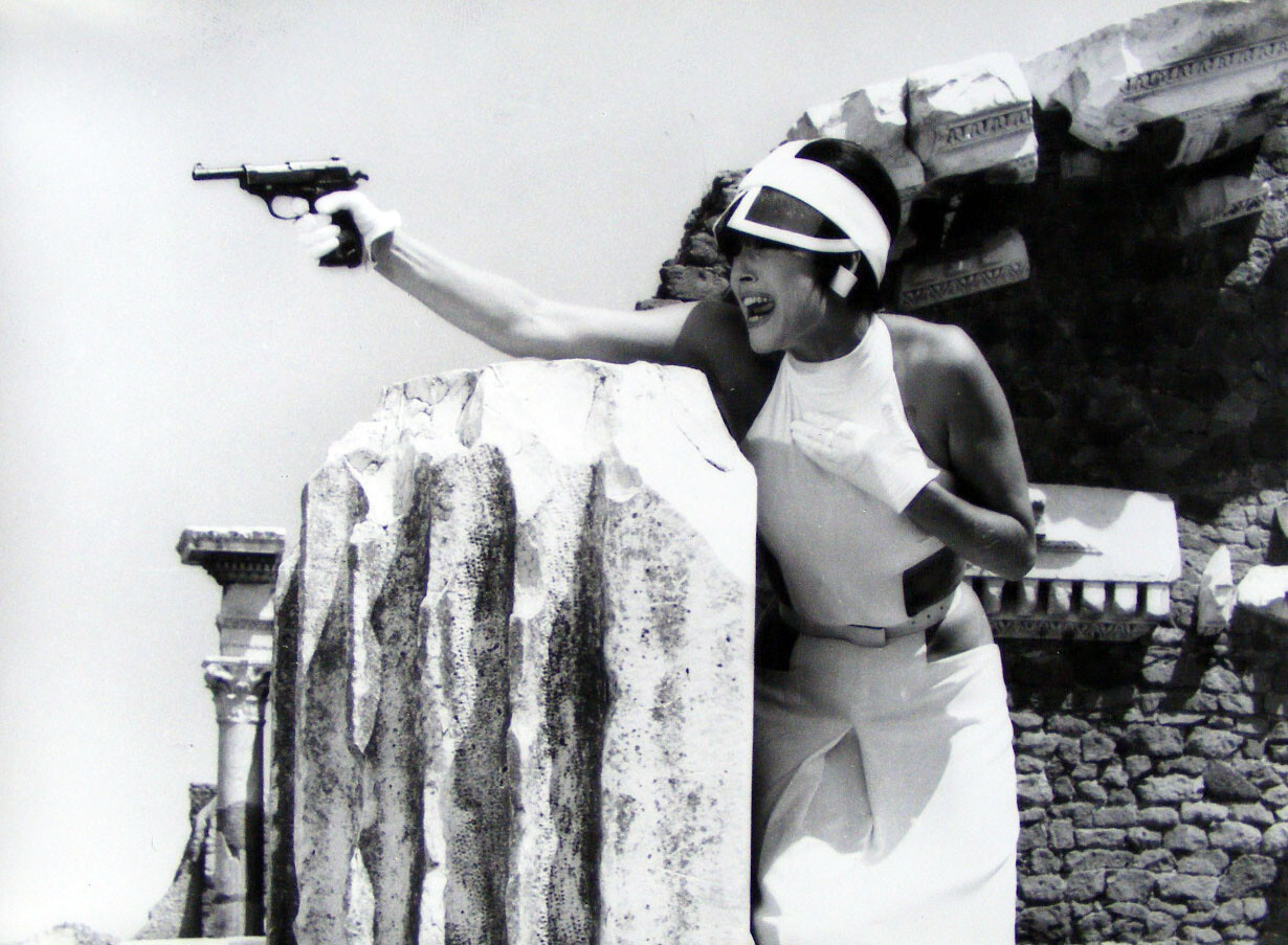 Elsa Martinelli Aiming With The Gun 8x10 Picture Celebrity Print
