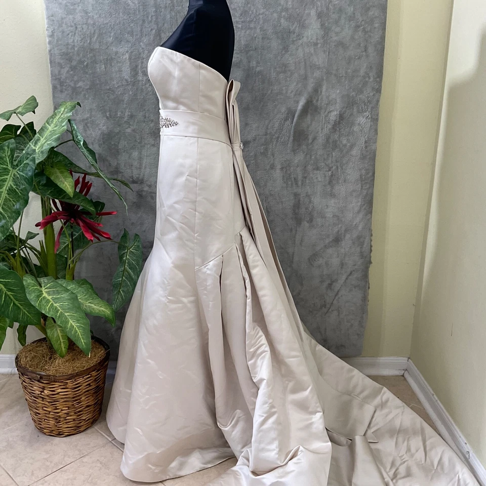 VESTIDO DE NOVIA CASABLANCA 1910 TALLA 10 CUENTAS PEDRERÍA sin tirantes VESTIDO TREN Foto 2 de 4