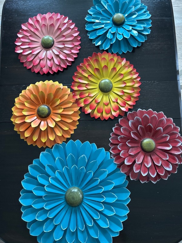 6 Piece Decorative Metal  Wall-Hanging Flowers