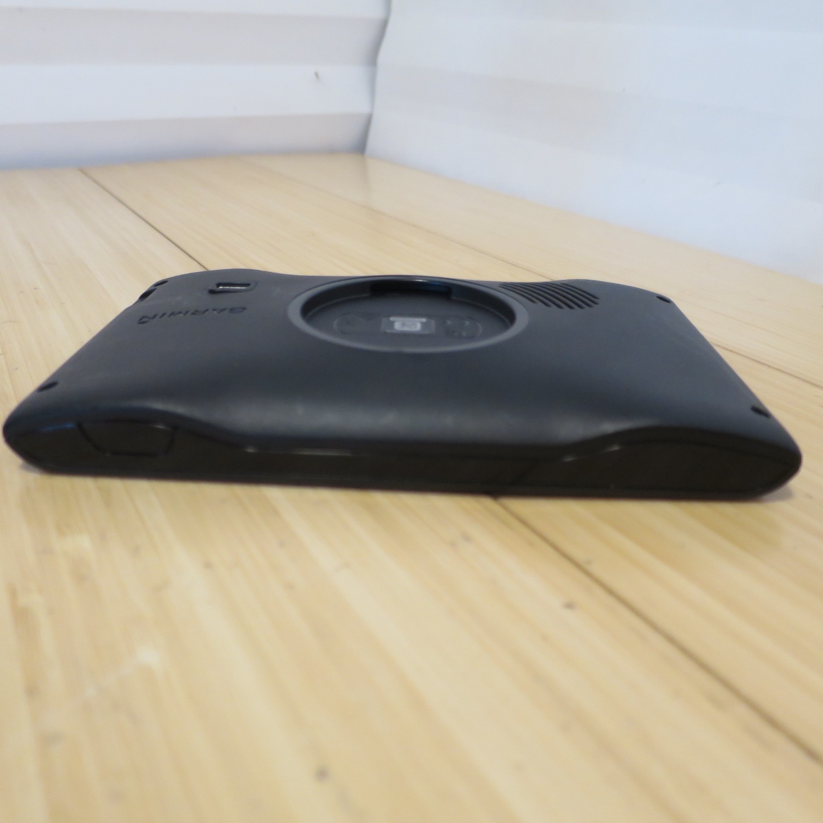 Garmin Nuvi 55LM GPS Navigation Unit - No power cord - Tested & Working