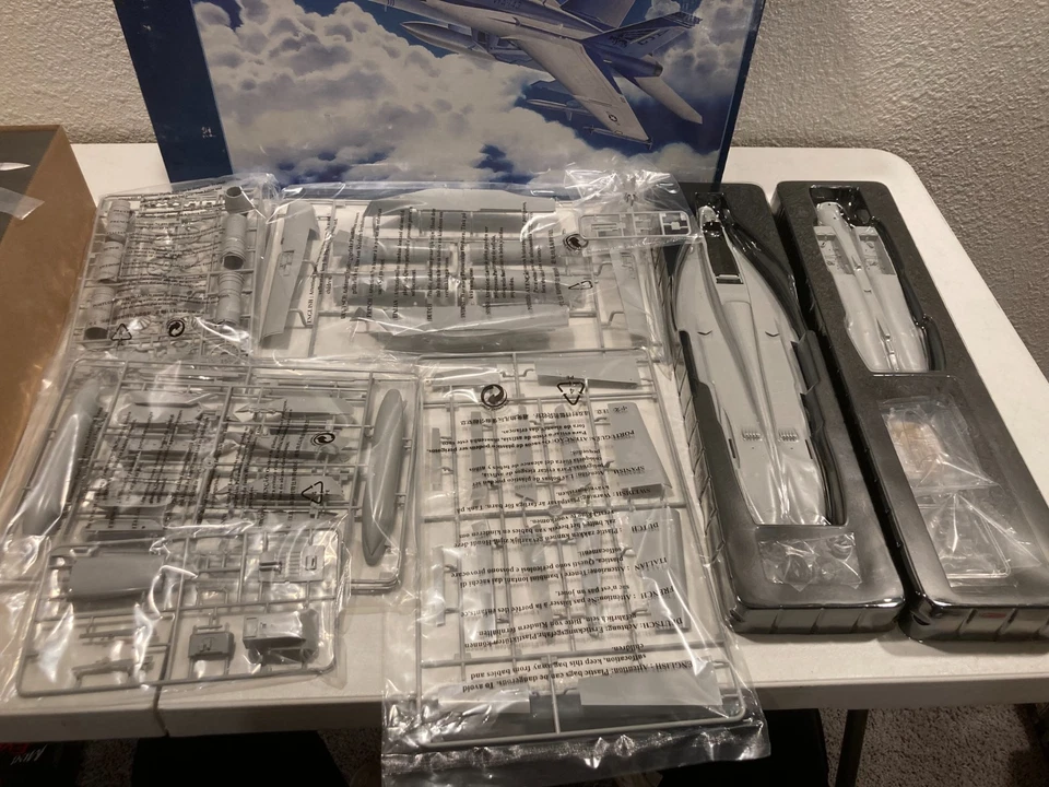 Kit Modelo Plástico Trompetero 1/32 F/A-18E Super Hornet #3204 #2 Foto 3 de 4