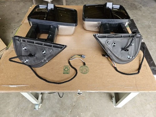 Used Painted Tow Mirrors Black For 07-14 Silverado Sierra Heated LED Turn Signal