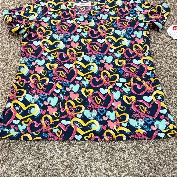 White Cross Multicolor Heart Short Sleeve Scrub Women's XS - NWT - Image 4 of 4