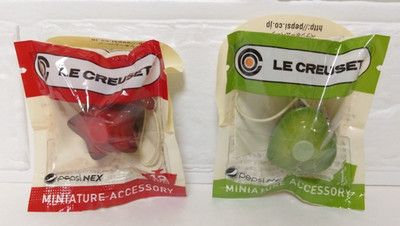 Japanese cooking Le Creuset Original Key Chain Strap Red and Green