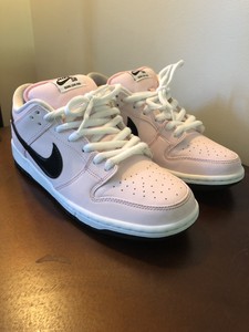pink box dunks