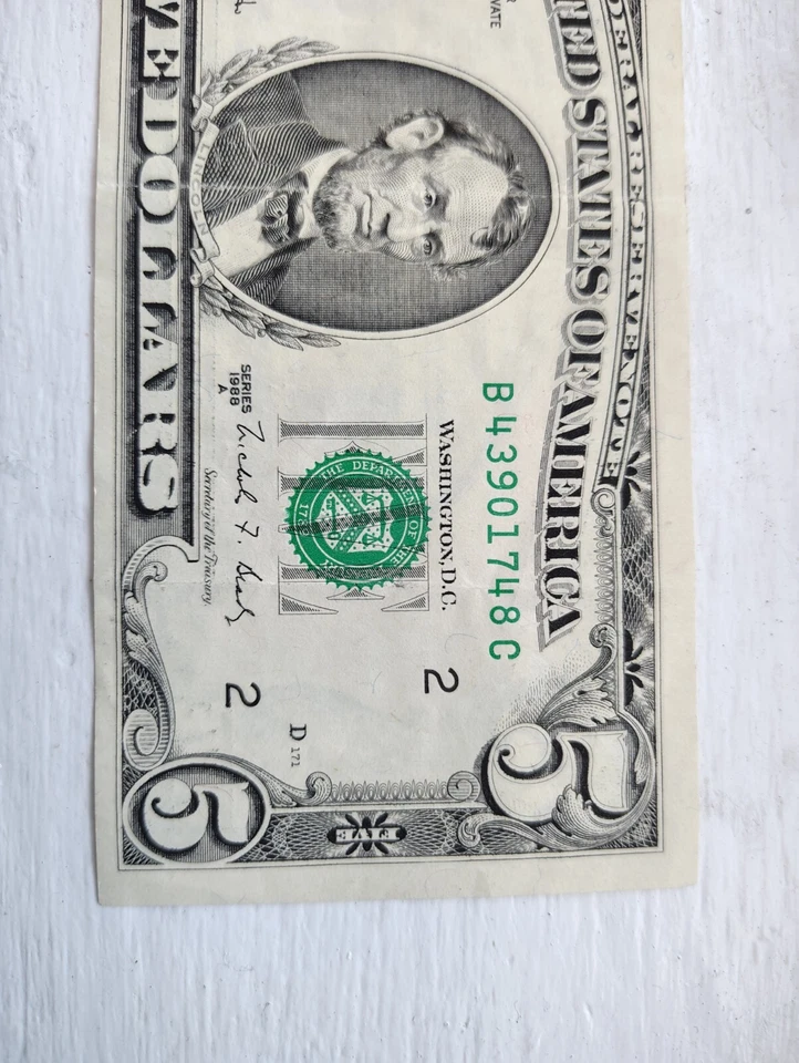 1988 Series A 5 Dollar Bill - VERY RARE - Image 3 of 4