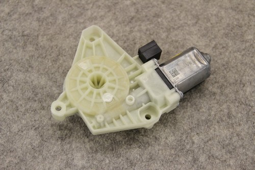 VW Passat B8 Fensterhebermotor hinten rechts 5Q4959801C Motor window regulator