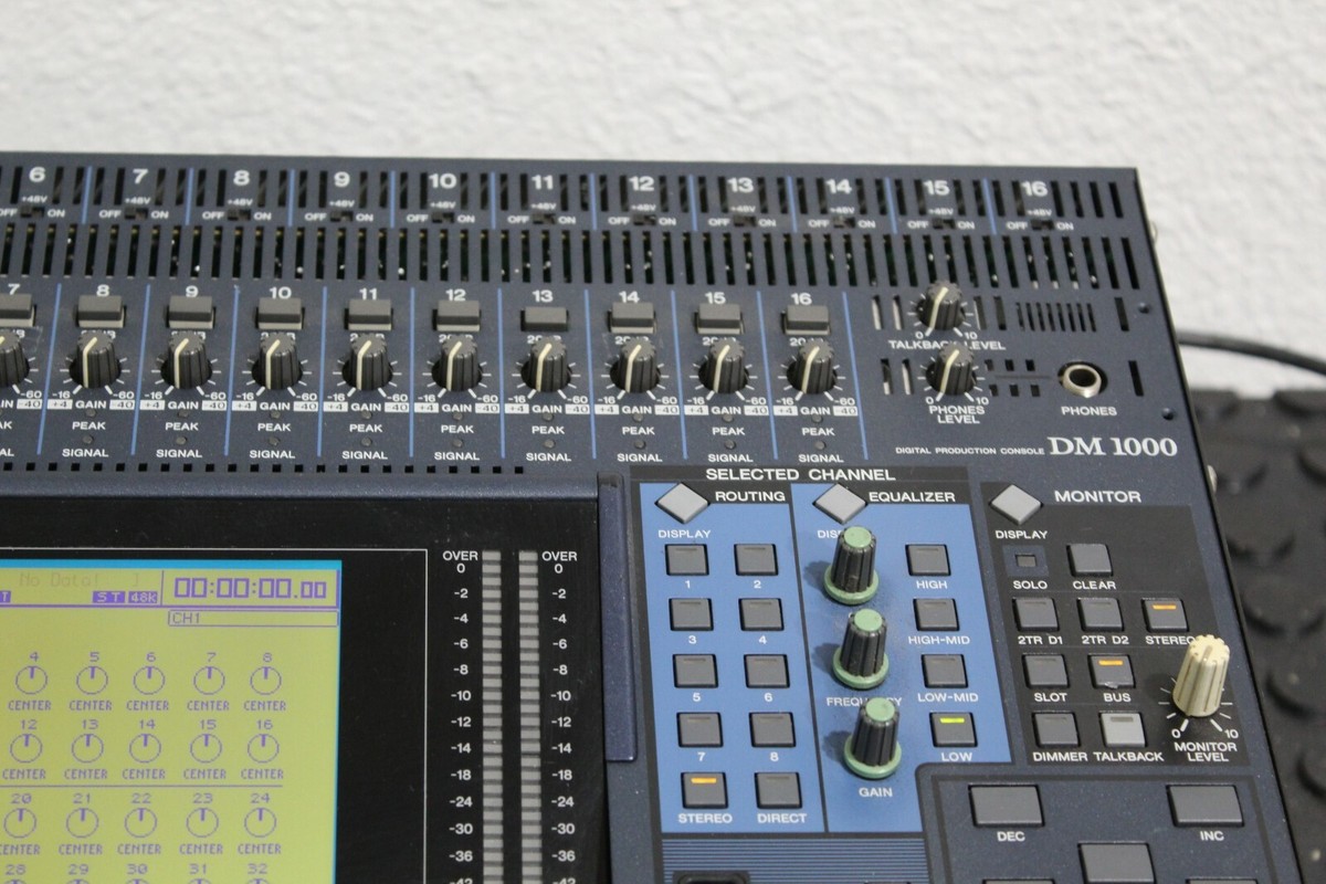Yamaha DM 1000 Version 2 48 Channel Digital Mixer Console Flat