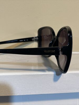Valentino Square Butterfly Sunglasses Black Italy 203 V609S  display picture 1