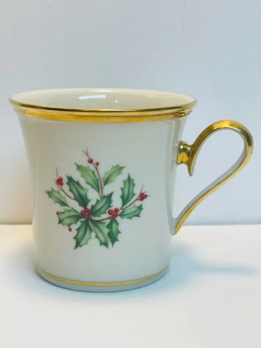 Lenox “ Holiday” Holly Berry Coffee Mug 24K Gold Rim And Handle