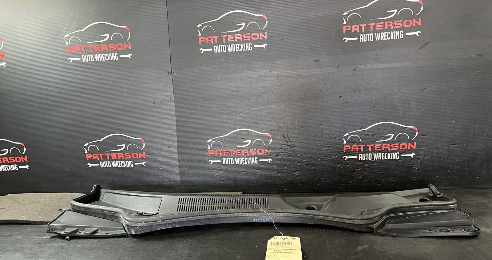 17-22 MASERATI QUATTROPORT COWL VENT WINDSHIELD WIPER SCREEN PANEL ID 670010468