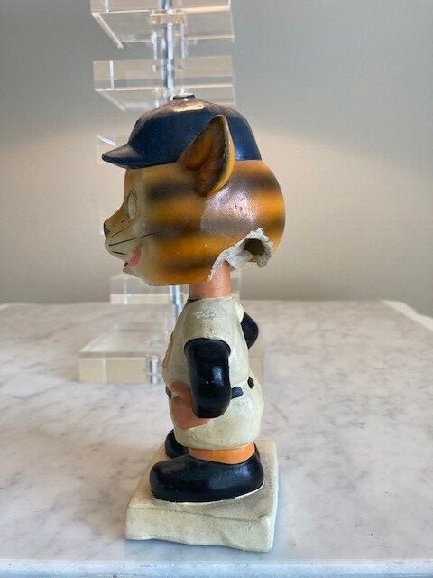 デトロイト・タイガース 野球ボールぬいぐるみ Vintage 1961 Detroit Tigers Mascot White Base Nodder Bobblehead