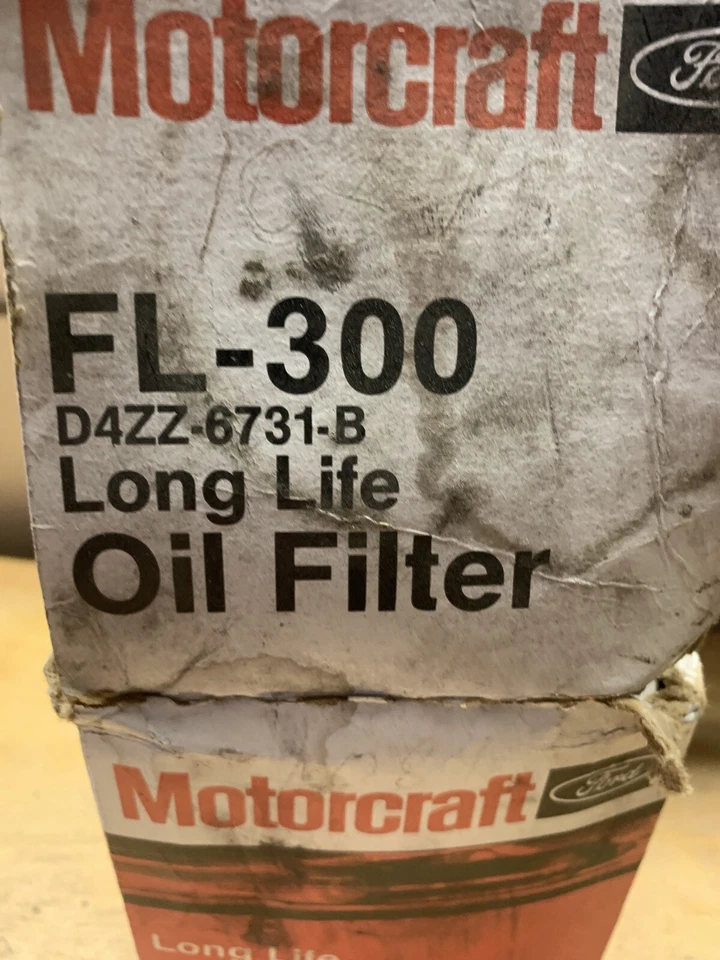 Filtro de aceite de motor giratorio genuino Motorcraft FL-300 D4ZZ-6731-B Foto 4 de 4