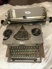 Royal Typewriter Vintage - Great Condition — photo 1