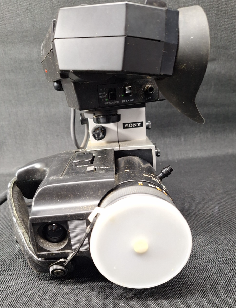 Sony Trinicon HVC-2500 Vintage Video Camera w Case Lens CMA-1010A