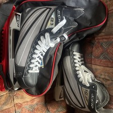 Ccm Ice Skates Size 39 Hardly Used With Guards