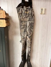 Cabelas Chest Waders Size 13. NEVER SEEN WATER!