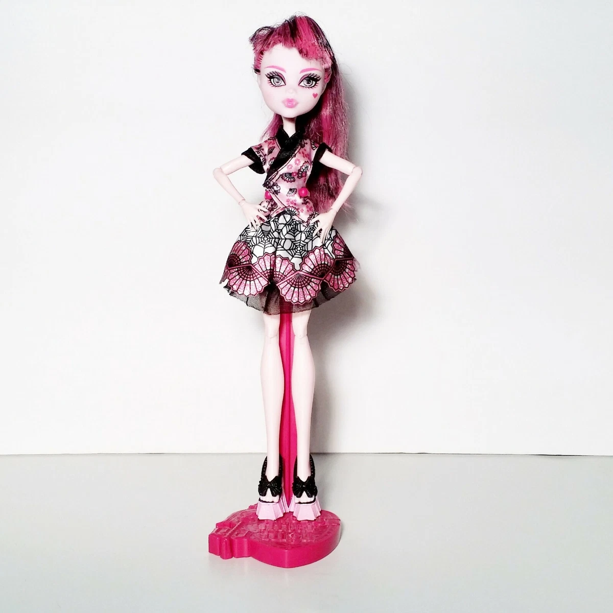 Monster High Monster Exchange Program DRACULAURA Doll