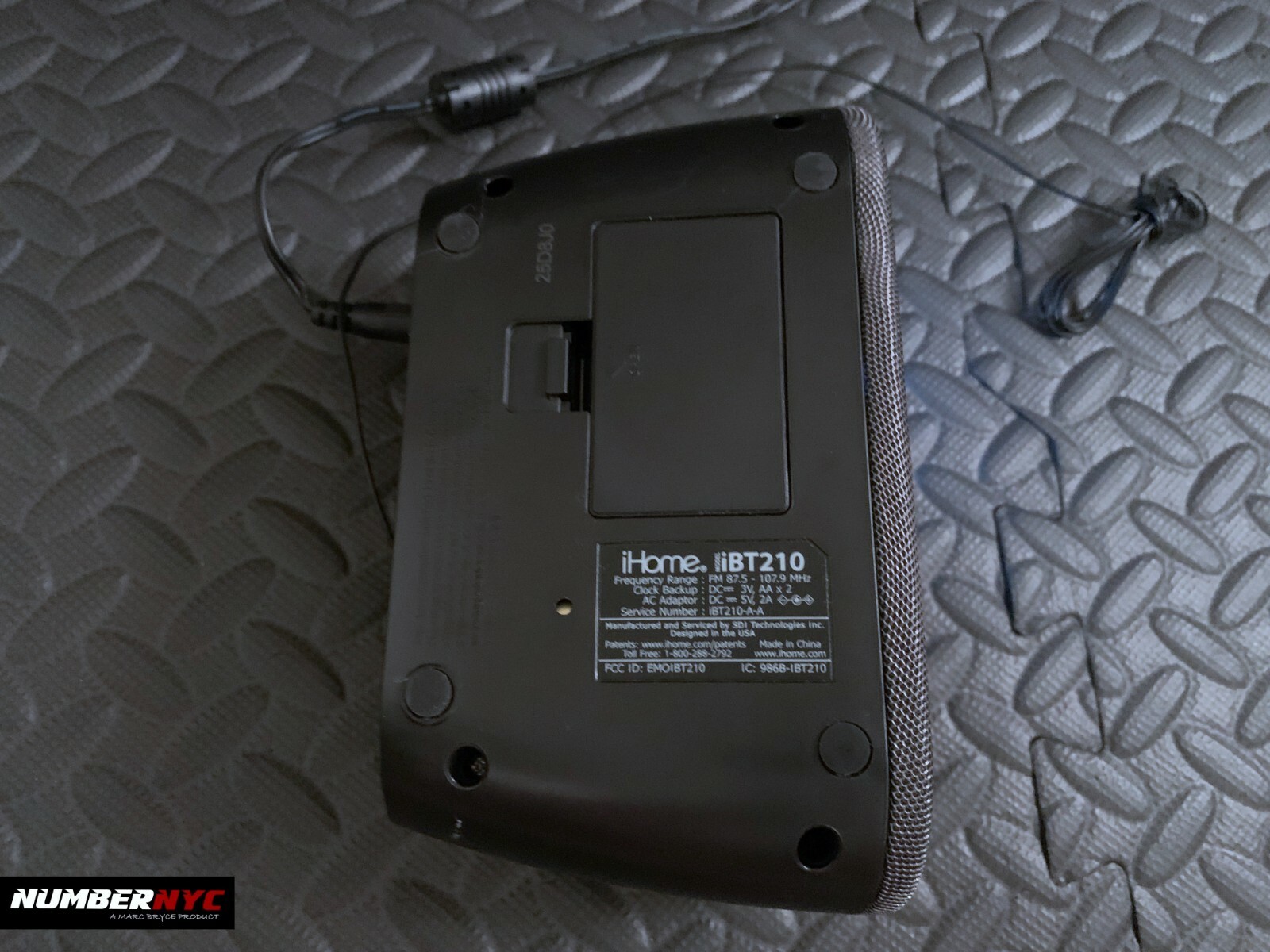 iHome Bluetooth Speaker iBT210 Black Alarm Clock Radio & USB Charging