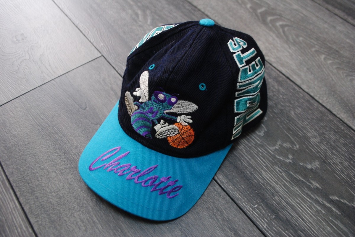 VINTAGE 1990'S NBA CHARLOTTE HORNETS SNAPBACK CAP/HAT STARTER MADE