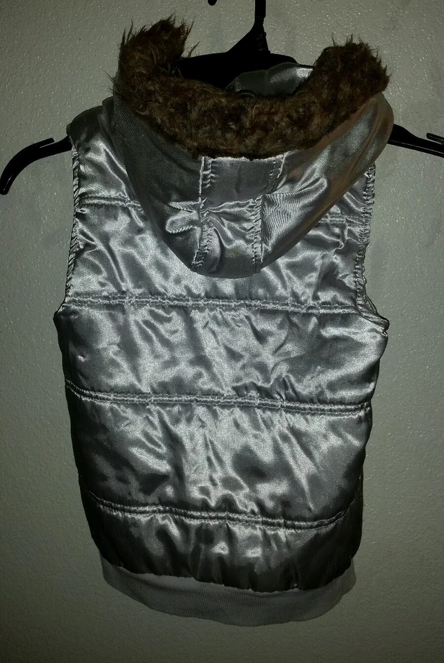 Adorable Niñas I HEART ENERGIE Talla M Chaleco con Capucha Brillante Plata Gris/Marrón Borde Foto 2 de 4