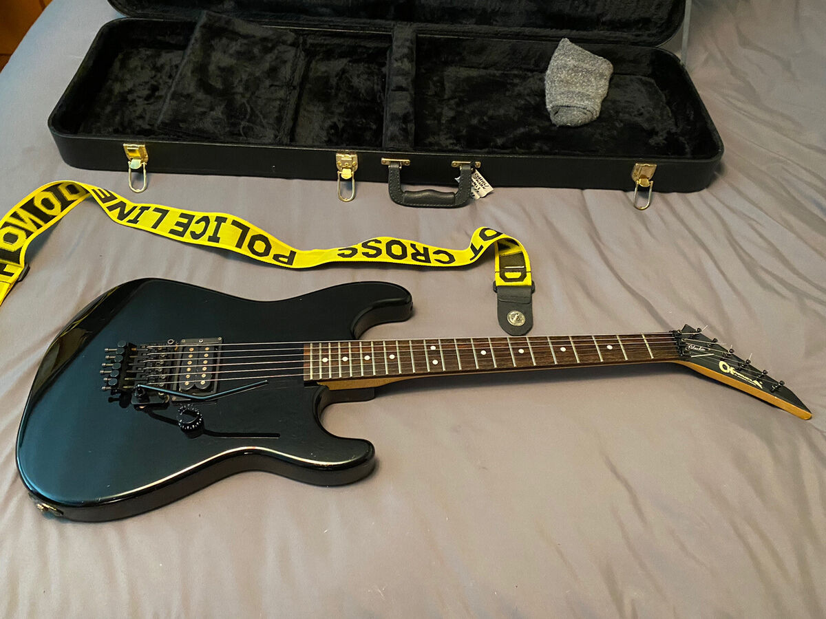 1987 CHARVEL MODEL 2 Made In Japan Black W/Floyd Rose 1987 CHARVEL MODEL 2 Made In Japan Black W/Floyd Rose