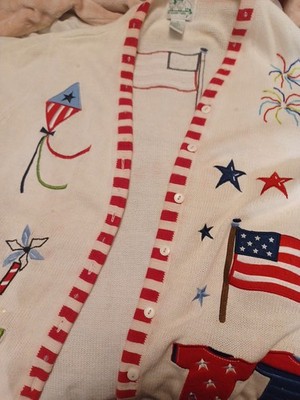 VintQuacker Factory 1X White Sweater Americana Patriotic Embroidered Sequins NWT