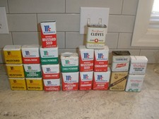 HUGE LOT OF 21 VINTAGE SPICE TINS MCCORMIK DURKEE MUSTARD CLOVES CHILI 094 