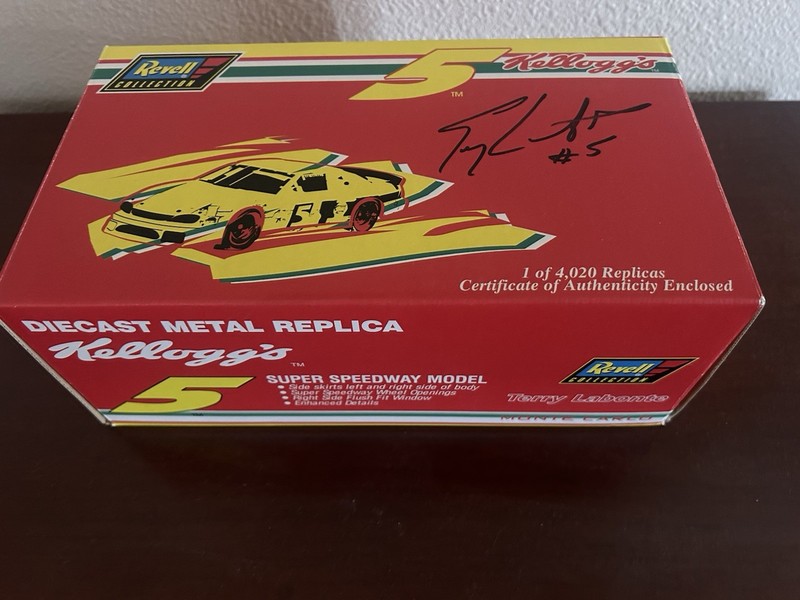 Revell Racing 1:24 Terry Labonte #5 1996 Chevy Monte Carlo-autographed