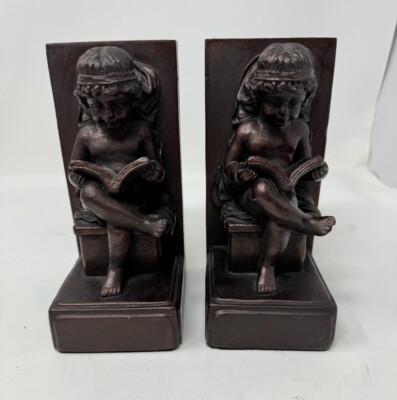 2 Stück Vintage schwere Buchstützen - Junge sitzt auf Büchern denkt 17 cm Buchstützen