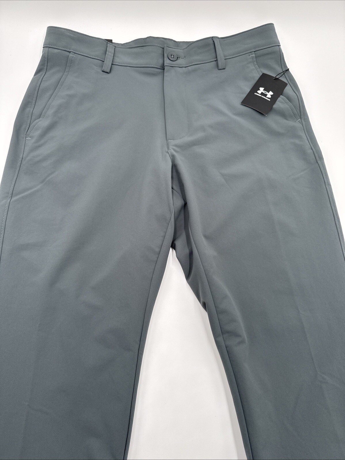 Under Armor Men’s Wicking Golf Flat Front Pants- -Pitch Gray- Size 34W 32L - New