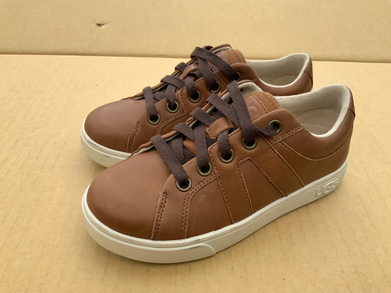 UGG Boy's Marcus Leather Trainers Chestnut UK 12k / eu30 New rrp £65