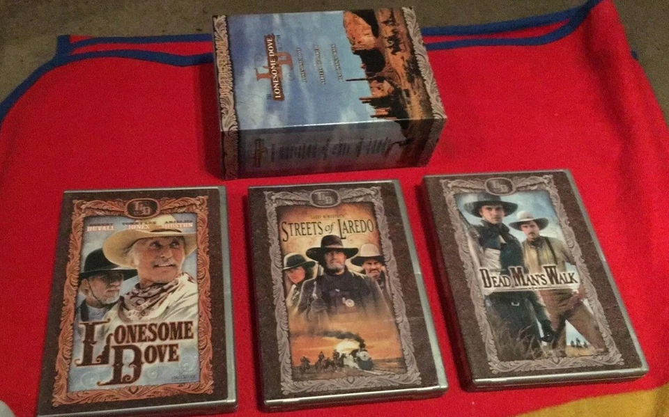 THE LONESOME DOVE COLLECTION - DVD BOXSET - REGION 1 - STREETS OF LAREDO - Image 2 of 2