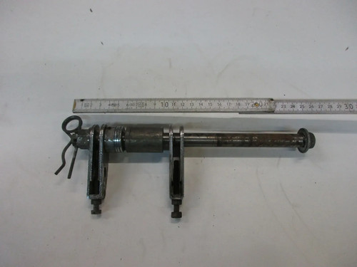 O. Honda CM 185 T Twin Steckachse mit Kettenspanner Achse Hinterrad Spanner