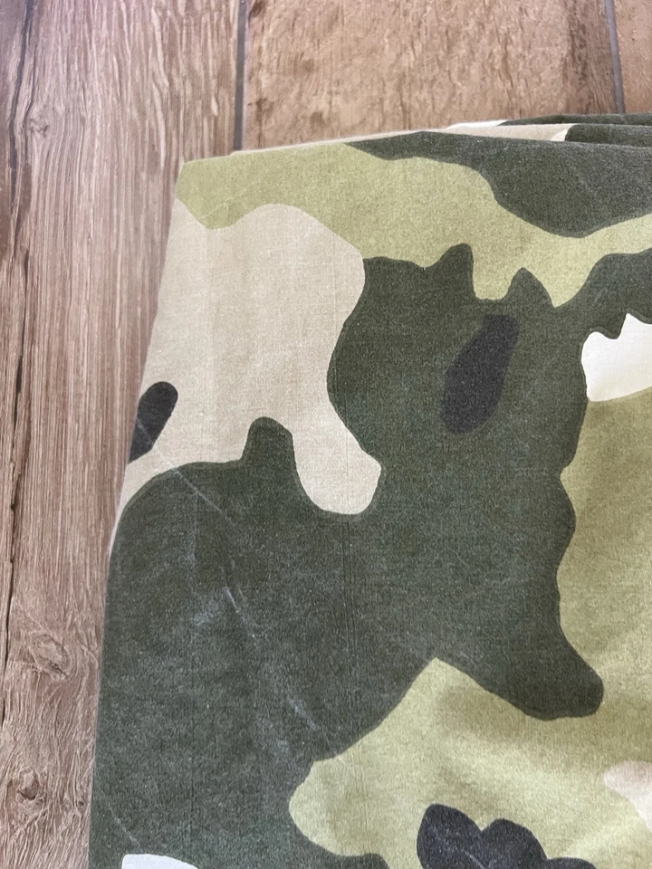 Pottery Barn Teen Green Camo 100% Cotton Twin One Flat Sheet Only Portugal - Image 2 of 4