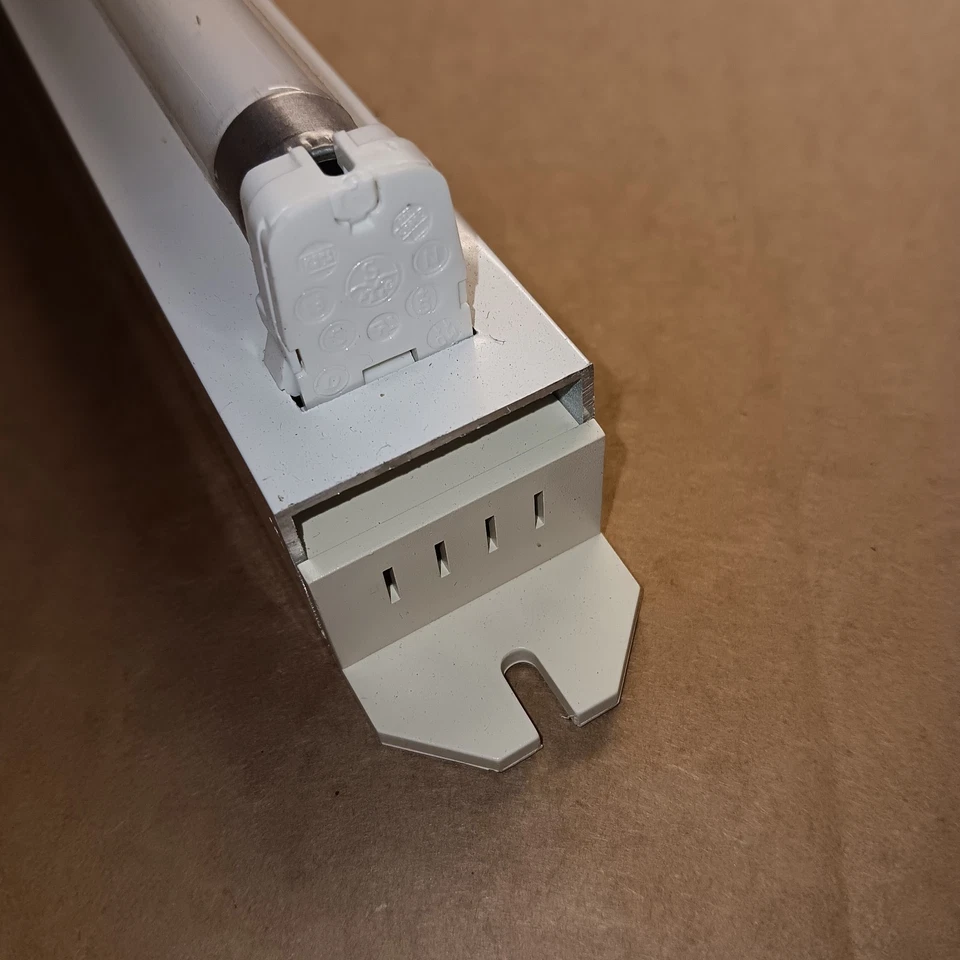 Invertec Batten Light - part no. DB8 24v - minibus, bus, coach - Image 4 of 4