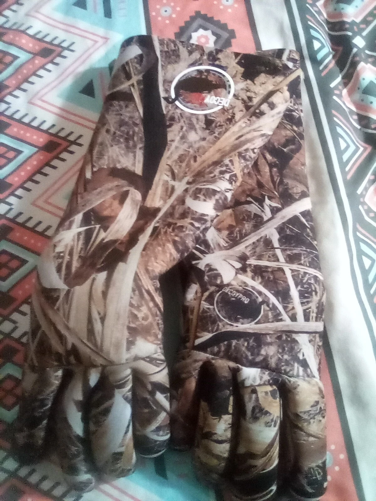Insulated Camouflage Decoy Gloves — Waterproof/Cold Weather