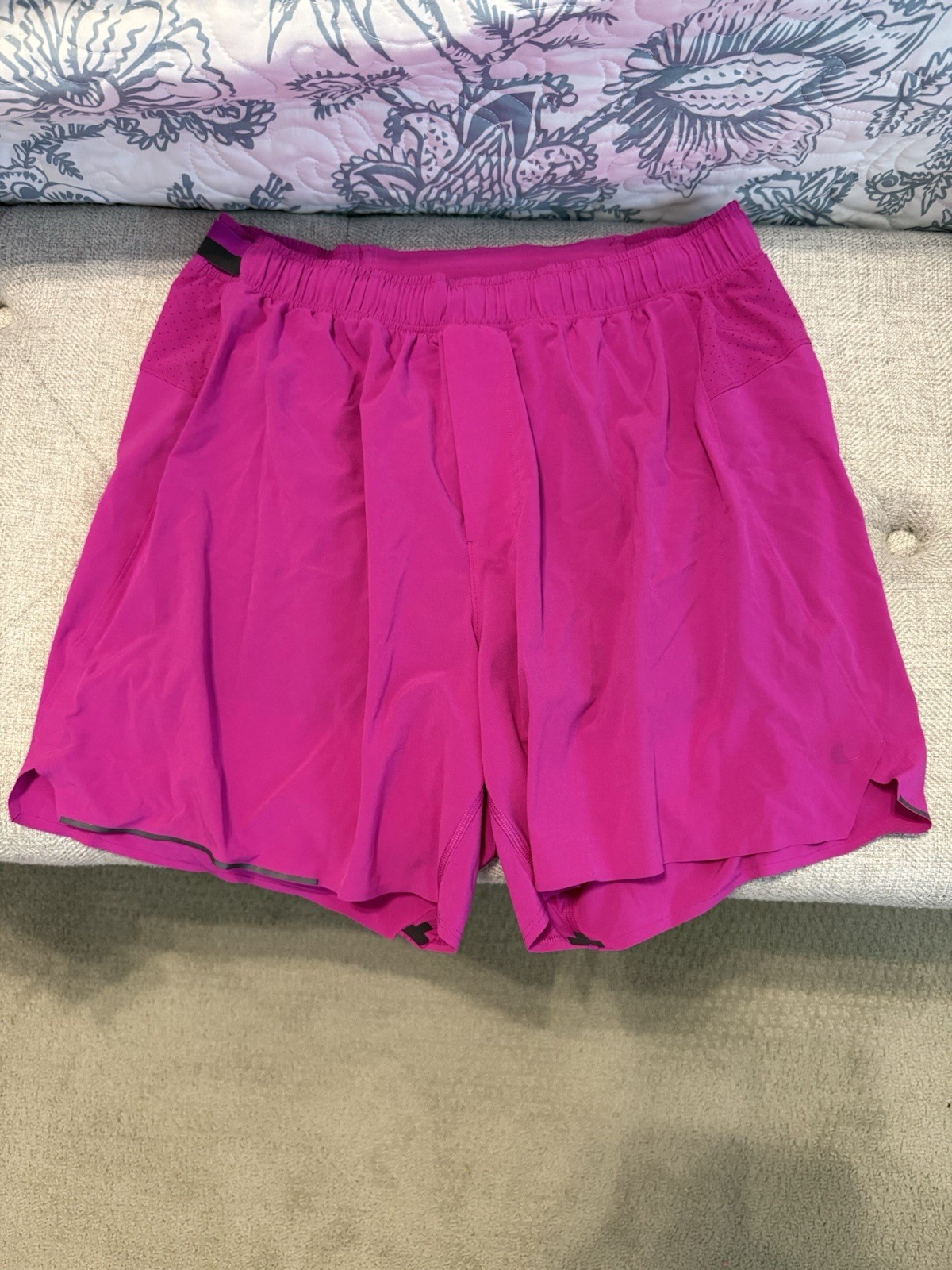 Lululemon Men’s Shorts Running Size Small 5”