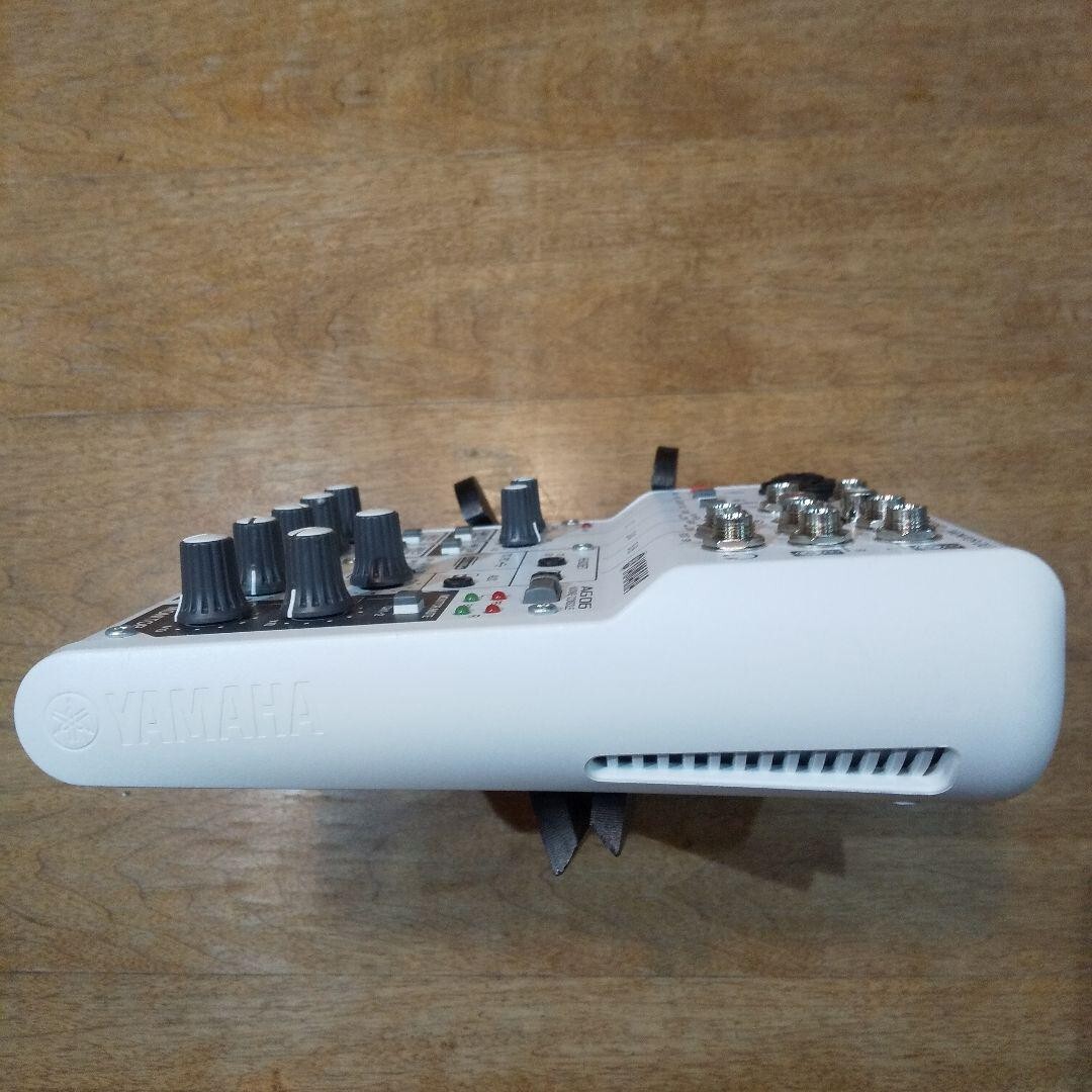 YAMAHA AG06MK2 W White 6-Channel Live Streaming Mixer USB Audio