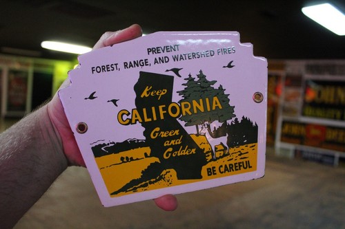KEEP CALIFORNIA GREEN PORCELAIN METAL PLATE TOPPER SIGN FOREST SMOKIE BEAR DEER