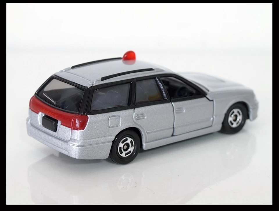 TOMICA SUBARU LEGACY TOURING WAGON UNMARKED POLICE CAR 1/60 TOMY 18 silver - Image 3 of 4