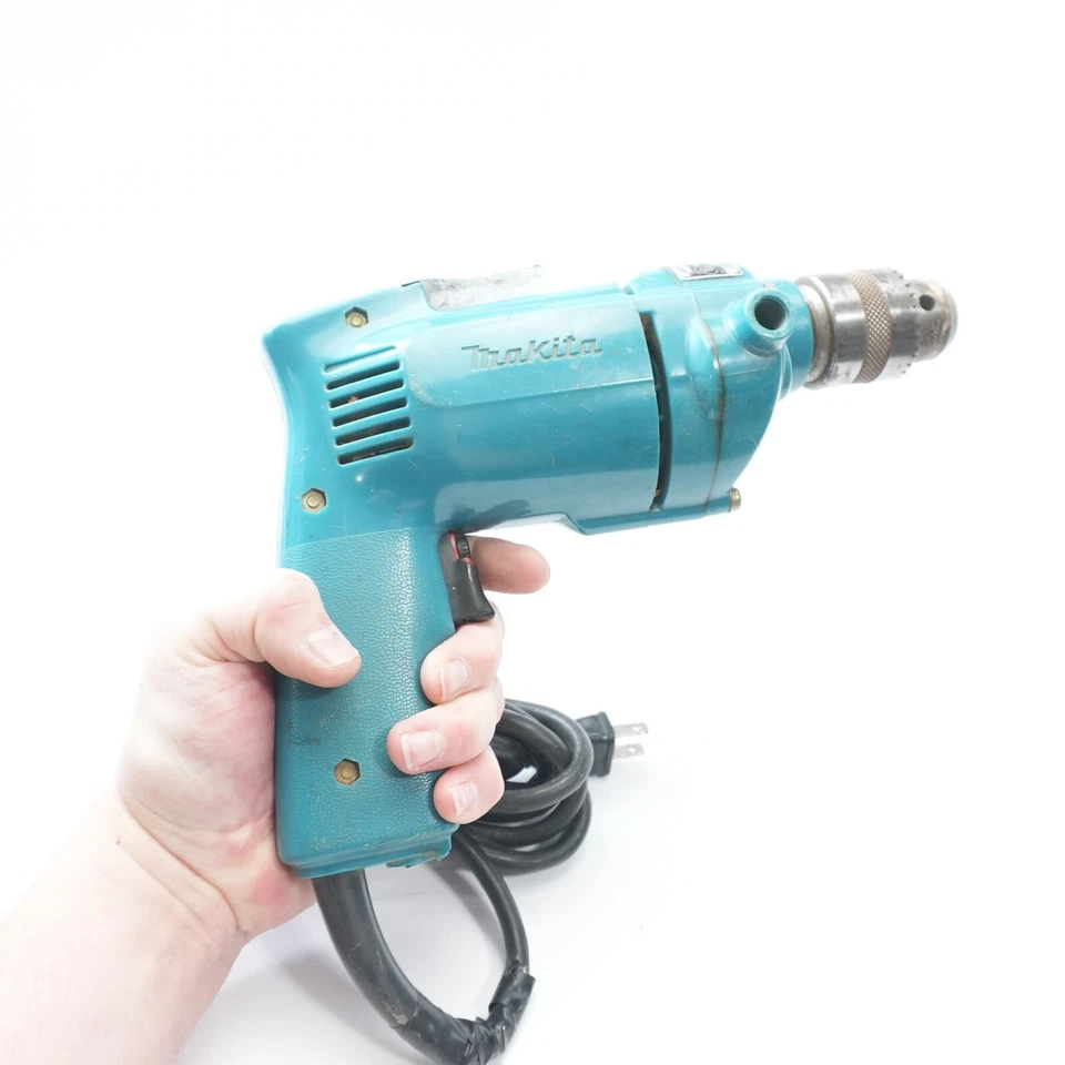 Taladro eléctrico Makita DP4700 13 MM 115 V 4,8 amperios con llave de mandril Foto 4 de 4