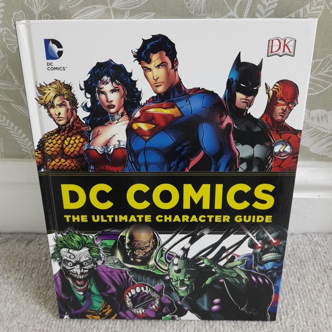 New DC COMICS The Ultimate Character Guide DK