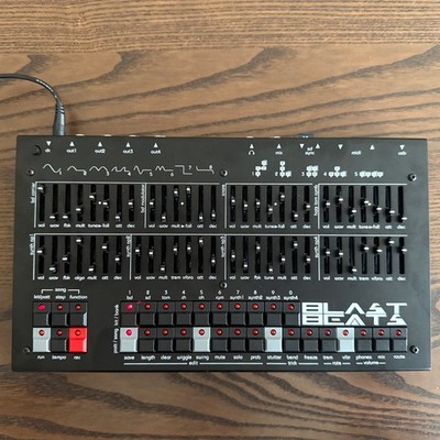 Twisted Electrons Blast Beats Groovebox Drumcomputer In OVP