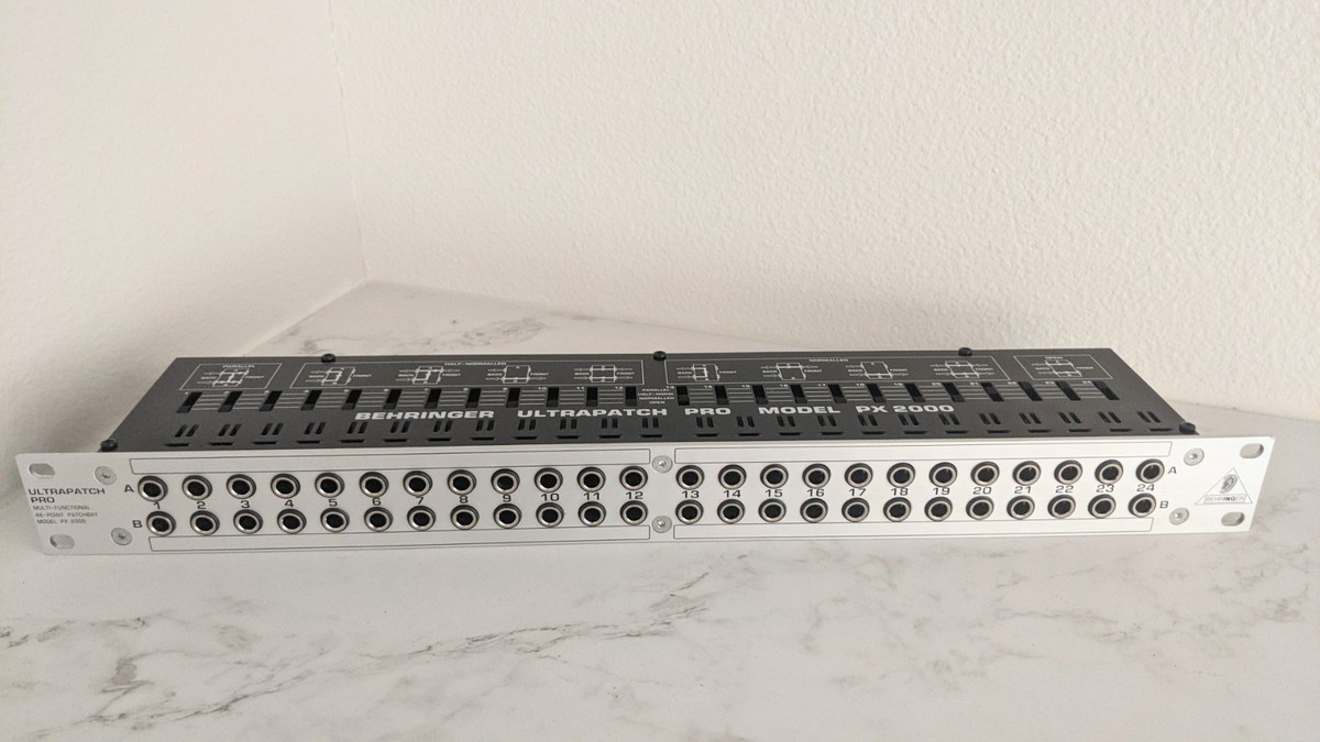 BEHRINGER ULTRAPATCHPRO PX2000 ラックケース付き Behringer Ultrapatch pro px2000 - Still In Original Box - TESTED